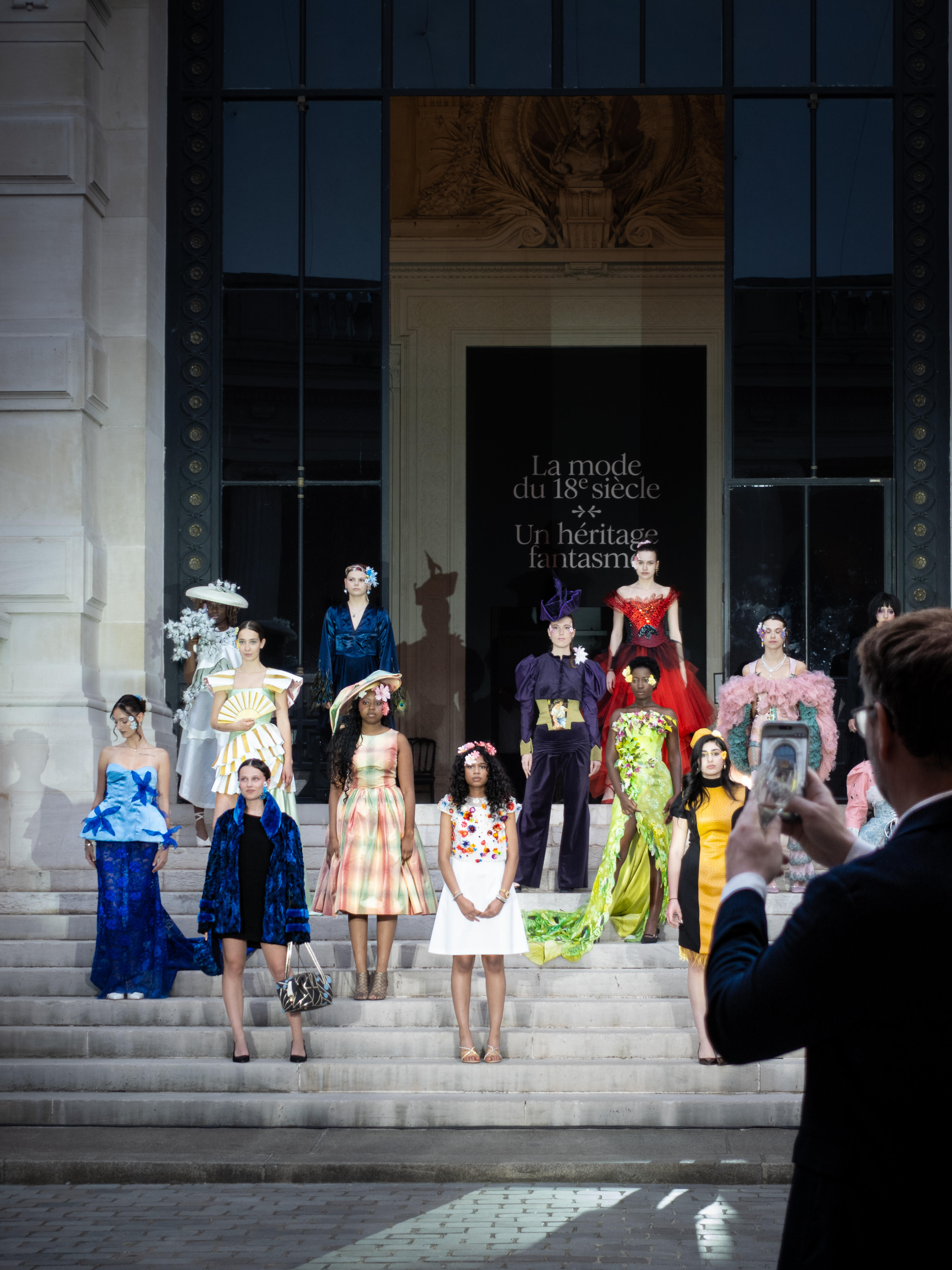 Défilé des étudiant·e·s au Palais Galliera